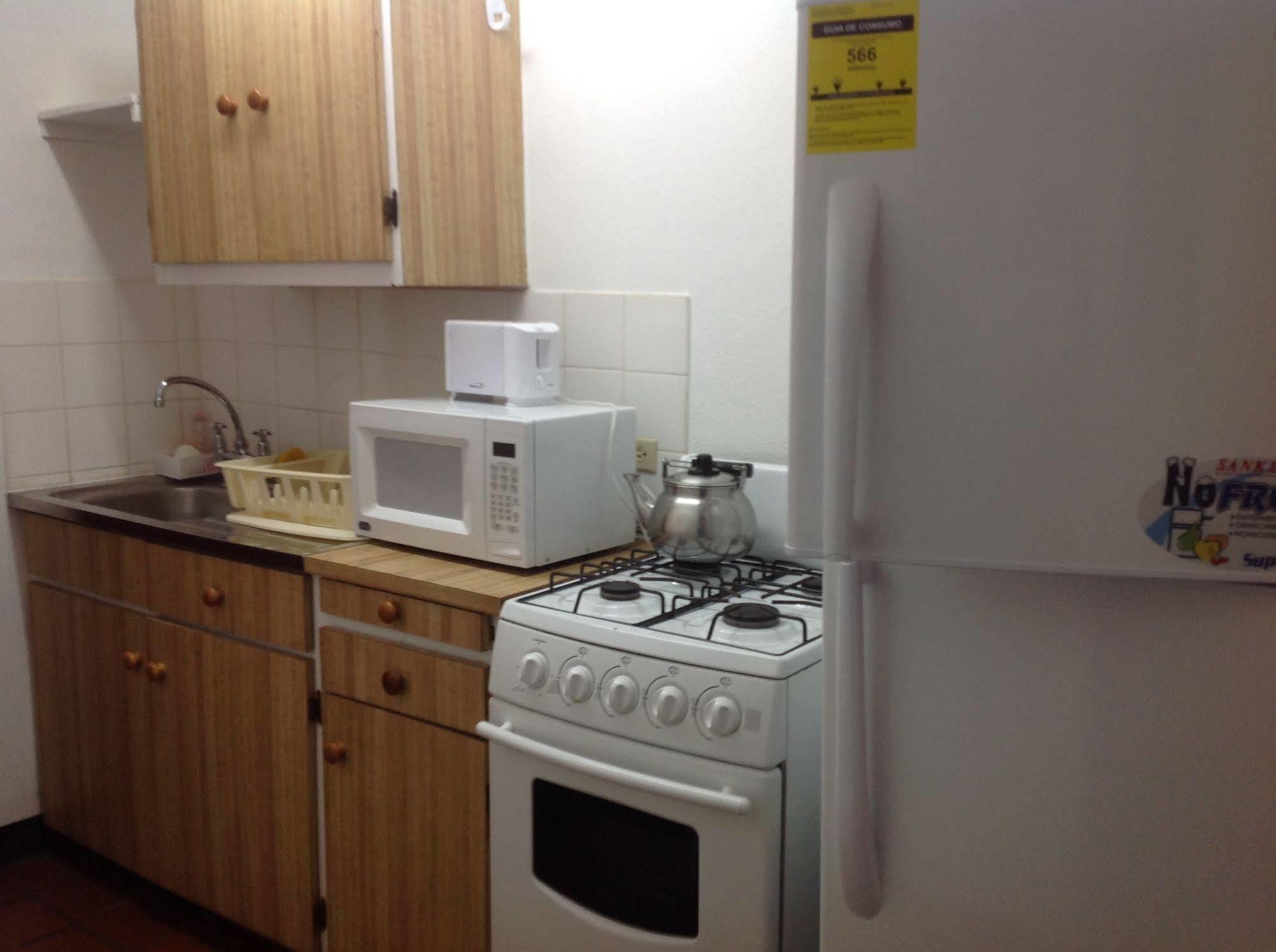 Carib Blue Apartments Oistins エクステリア 写真